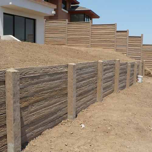 Muro de Contención de Hormigón Textura Madera Timbercret