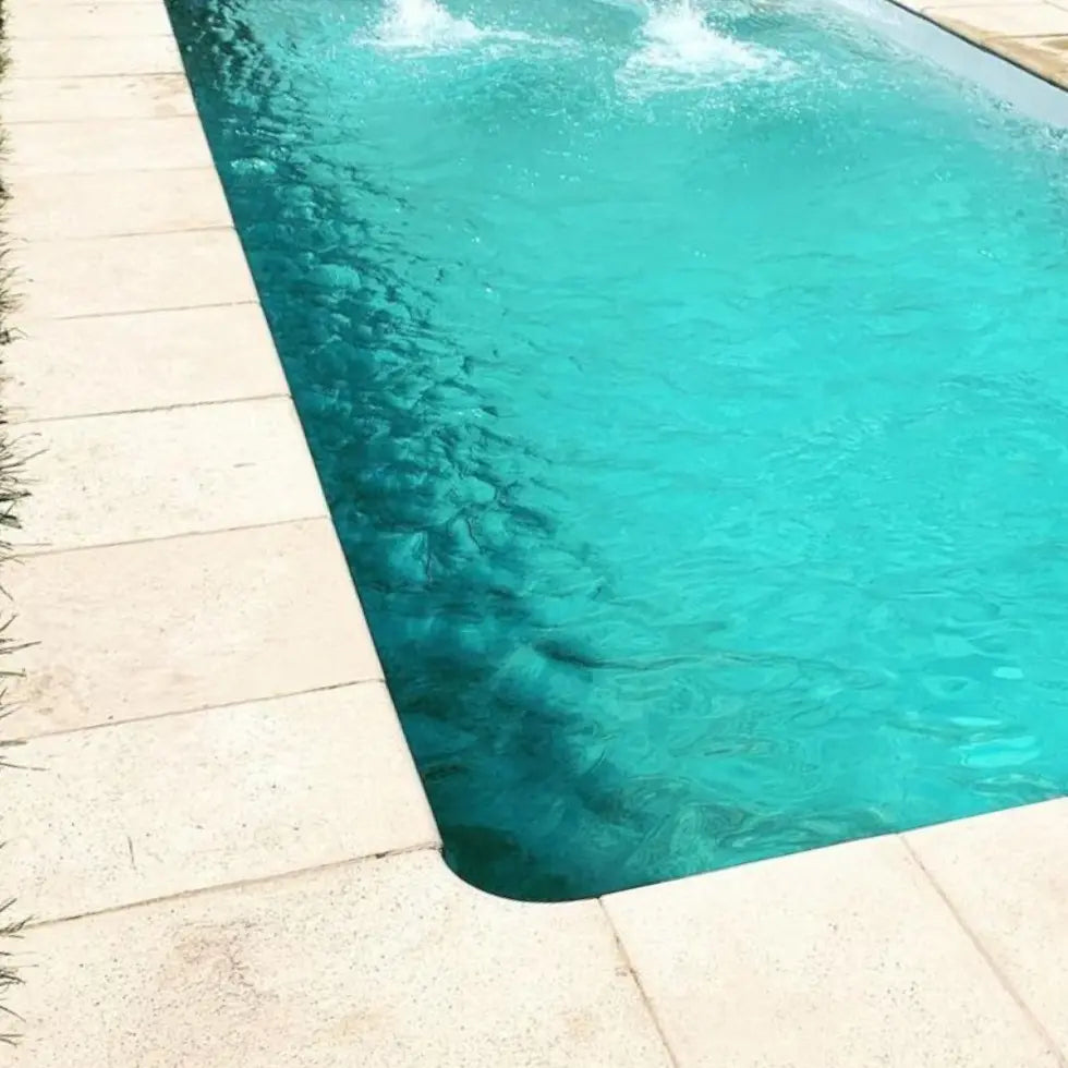 Pastelón para Borde de Piscina Piedra Reconstituida Poro Timbercret