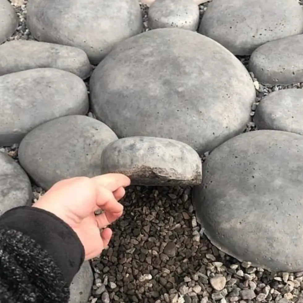 Bolones de Piedra de Rio de Hormigón / M² Timbercret