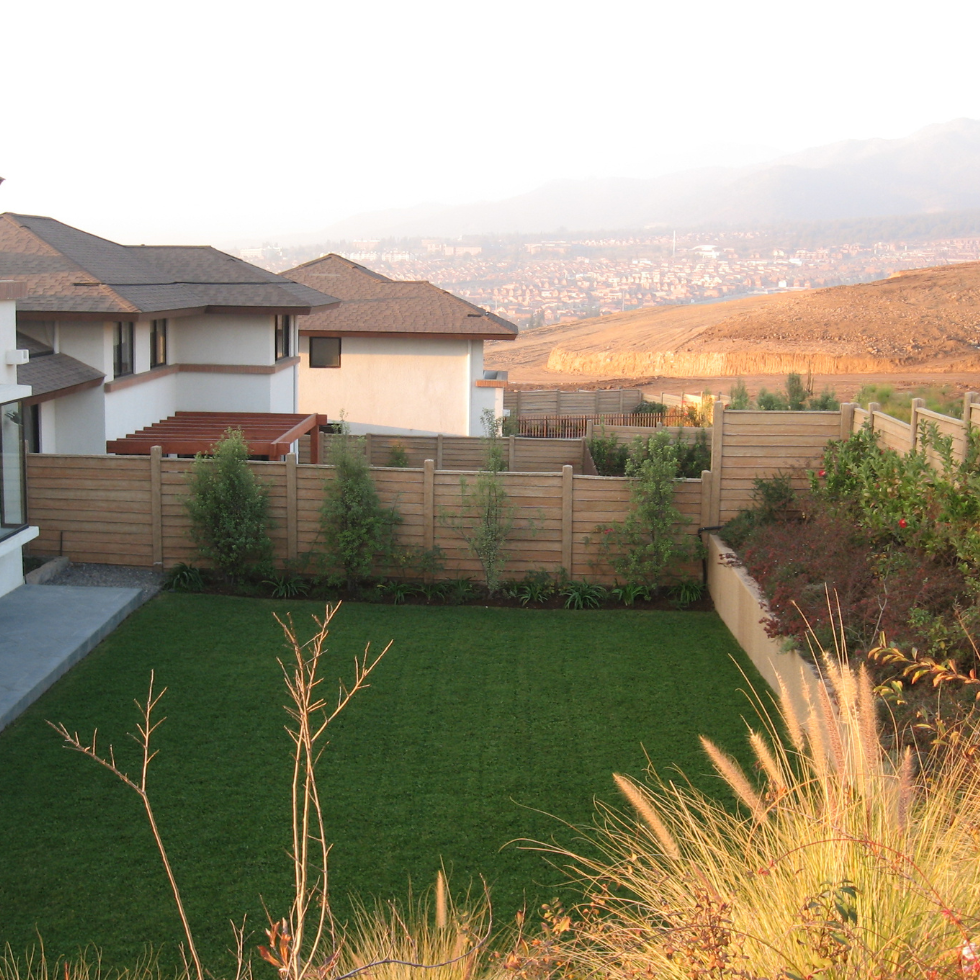 Cierro de Hormigón Imitación Madera Ambas Caras (Altura 1,55 - 2,45 m)