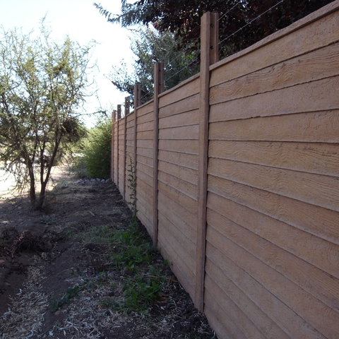 Cierro de Hormigón Imitación Madera Ambas Caras (Altura 1,55 - 2,45 m)
