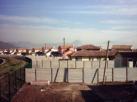 Cierro de Hormigón Imitación Madera Ambas Caras (Altura 1,55 - 2,45 m)
